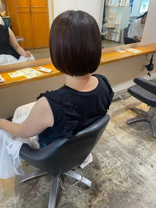ショート MIOベージュカラー 柔らかいカラーのヘアスタイル