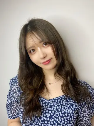 ロング ayumi🦖/ ブリーチカラーのヘアスタイル