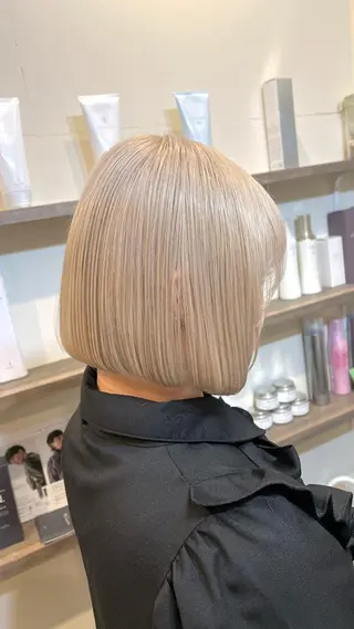 ショート SALOWIN柏Suite所属・レイヤー/ウルフ/ ハイトーン/岡本智樹のヘアスタイル