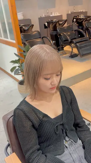 ミディアム カラー オカベ ショウマのヘアスタイル