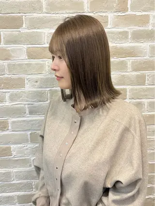 ミディアム カラー 米中 杏里のヘアスタイル