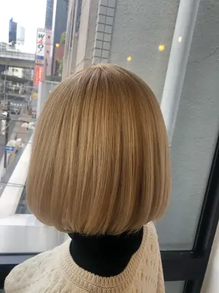 ショート カラー 髪質改善&ブリーチ 伊勢 祐一郎のヘアスタイル