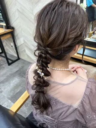 セミロング ヘアアレンジ 飯塚 沙衣のヘアスタイル