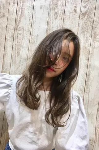 ロング カラー パーマ ニイムラ ミキのヘアスタイル
