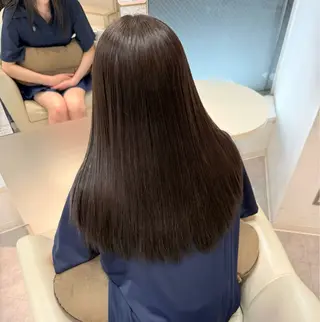 ロング カラー レナークアリア 澤田凜のヘアスタイル