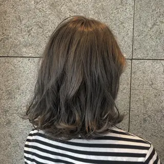 ショート カラー カトウ ユウカのヘアスタイル