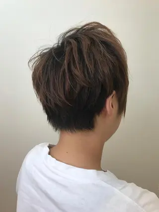 ショート カラー 湯浅 了一のヘアスタイル