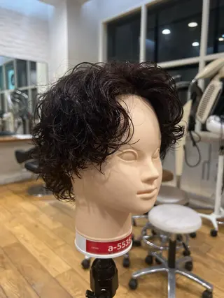 ミディアム メンズパーマ 岩成健志郎のヘアスタイル