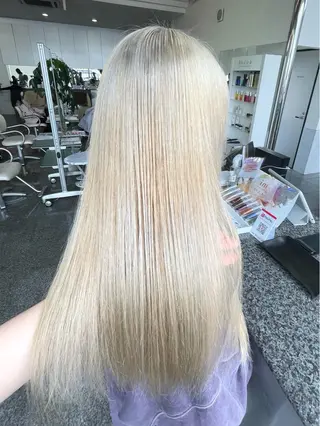 ロング カラー ハイトーン/ブリーチ 🤍足立里湖のヘアスタイル