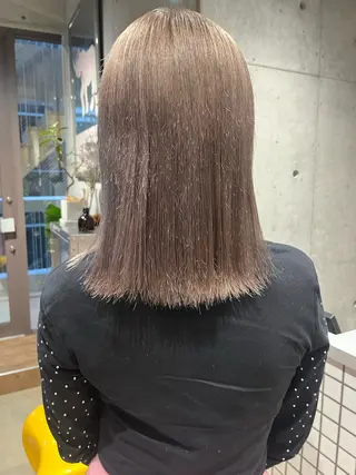 カラー sliver ・siki /YUIのヘアスタイル