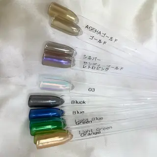 ネイル esNAIL新宿西口店所属・emi esNAILのネイルデザイン