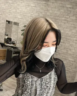 ロング カラー パーマ ヘアアレンジ メンズ キッズ マツエク・マツパ アイブロウ 🐺ウルフ×ハイトー ン🖤Yukinoのヘアスタイル