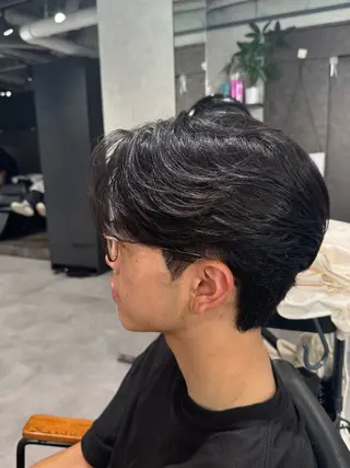 ショート パーマ メンズ 毛流れ特化愁斗 センターパートパーマのヘアスタイル