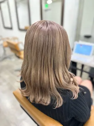 セミロング カラー ️🩵透明感カラー Yūka🩵のヘアスタイル