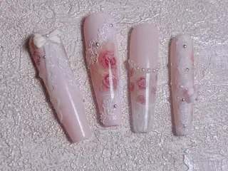 ネイル KARI ネイルサロンのネイルデザイン