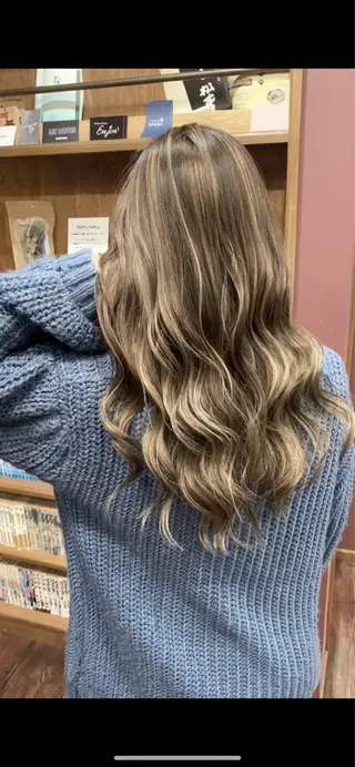 カラー Beyond（kitaro）所属・石井辰功也 フリーランス美容師のヘアスタイル