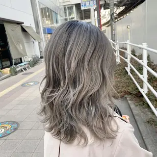 セミロング カラー Tsuyoki .のヘアスタイル