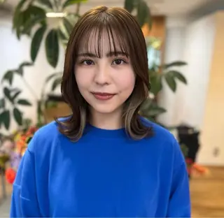 ミディアム 繁田 朱音のヘアスタイル