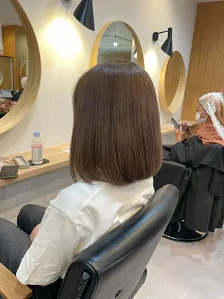 ミディアム カラー akane .のヘアスタイル