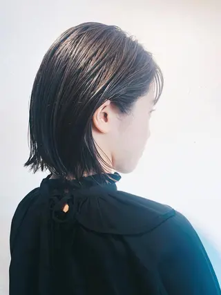 ミディアム カラー ヤノ ナオミのヘアスタイル