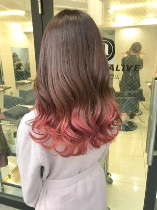 セミロング カラー 横山 奈央のヘアスタイル