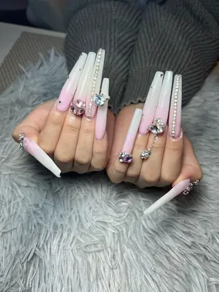 ネイル シェヌネイル JURAのネイルデザイン