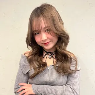 ロング カラー ベージュカラー⌇﻿ くびれヘア.𐙚心音のヘアスタイル