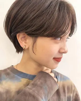 ショート ハラダ クルミのヘアスタイル