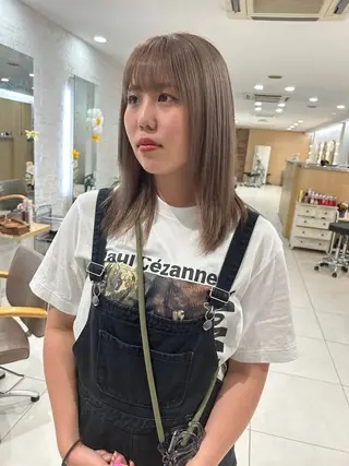 セミロング カラー 🍀透明感抜群🍀/ ハイトーンカラーのヘアスタイル