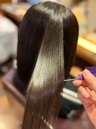 ミディアム サイトウ ナツキのヘアスタイル