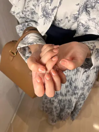 ショート ネイル 𝐞𝐚𝐜𝐡 nanami🩰のネイルデザイン