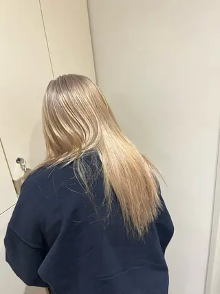 セミロング カラー 結べるレイヤー/ ミディアム/島田 佑のヘアスタイル