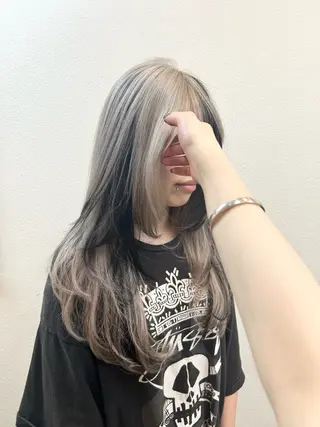 ロング カラー Maya🦋 ハイトーン特化のヘアスタイル