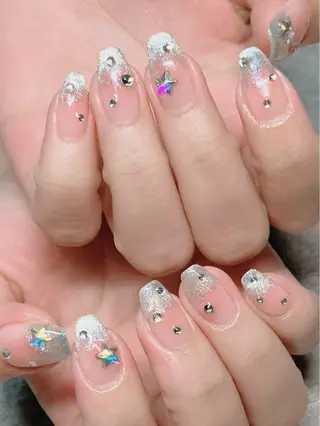 ネイル haleyume所属・shino🌟 痛ネイルのネイルデザイン