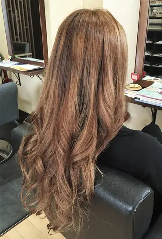 ロング カラー パピヨンロゼ 髪質改善/ブリーチのヘアスタイル