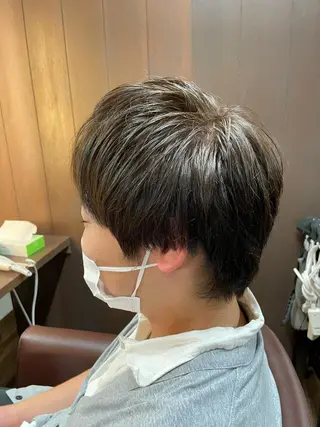 ショート カラー メンズ 山本 純平のヘアスタイル