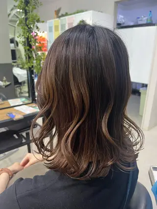 ミディアム 🌼ブリーチ特化 カラー職人こまち🌼のヘアスタイル