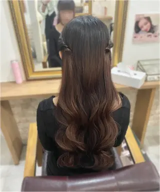 ロング ヘアアレンジ セットサロンCURE YUKIOKAのヘアスタイル