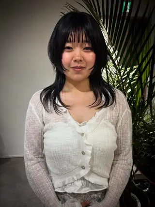 セミロング イシザワ ユミのヘアスタイル