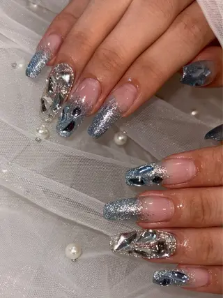 ミディアム NAIL SALON FLOR所属・キラキラネイル/ 韓国ネイルMAKIのネイルデザイン