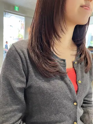 セミロング 頼金 愛海のヘアスタイル