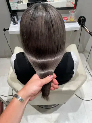 ロング k-two✨たき艶感 カラー／美髪矯正のヘアスタイル