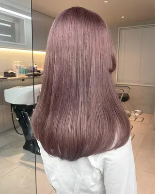 セミロング カラー urara🤍 柔らかヘアのヘアスタイル