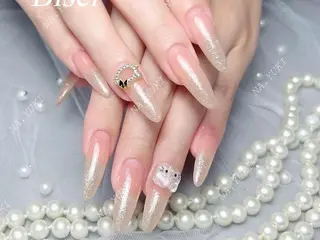 ネイル 🌷 Mooning 🌷のネイルデザイン