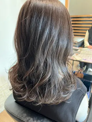 カラー 早川 真幸のヘアスタイル