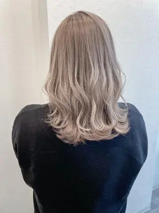 セミロング カラー Luxbe hakataのヘアスタイル
