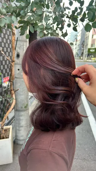 ミディアム カラー 新貝楓🌀 透明感カラーのヘアスタイル