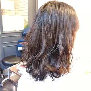パーマ セミロング youres  hair  髪質改善トリートメント&ヘッドスパ新宿三丁目店所属・髪質改善 芝井千晶のヘアスタイル