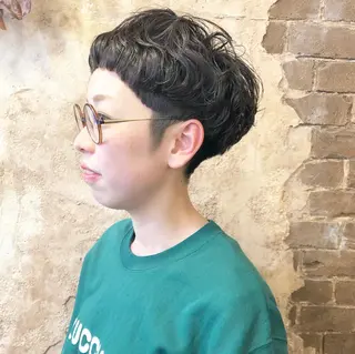 ショート カラー パーマ ブリーチ、パーマ 西部笑のヘアスタイル