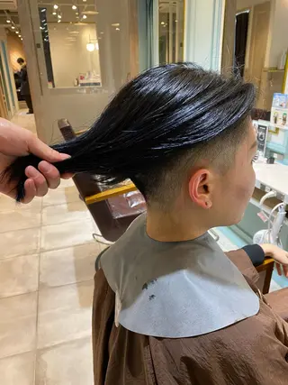 ミディアム 小口 晃のヘアスタイル